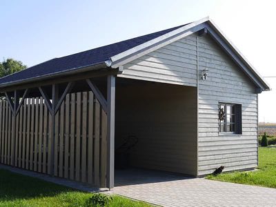 Gartenhaus mit intergriertem Carport